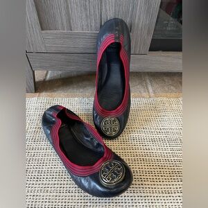 Tory Burch ballet flats- Very good condition. Navy leather